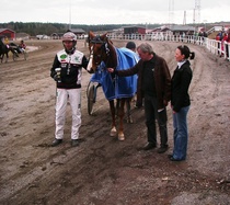 Seuran loimilähtö Metsämäessä 22.4.2011. Haba Roy / Mika Forss